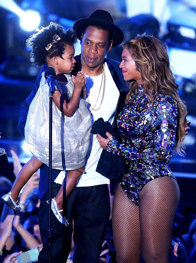 JayZ Бейонсе и их дочка Блю Айви на сцене MTV Video Music Awards2014