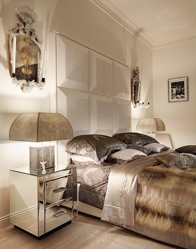 Спальня с кроватью и светильниками Armani Casa и постельным бельем Frette гардеробная и ванная Яны и Жени представляют...