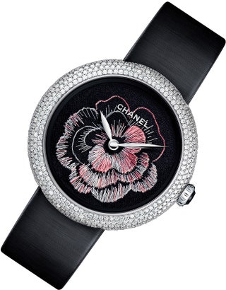 Часы Mademoiselle Prive Decor Camelia Brode от Chanel белое золото 562 бриллианта цветок из шелковых нитей  ремешок из...