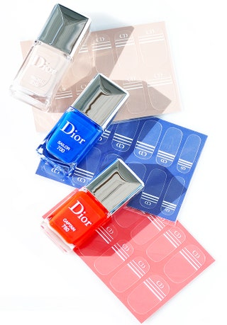 Лаки и наклейки для ногтей из летней коллекции Transat от Dior.