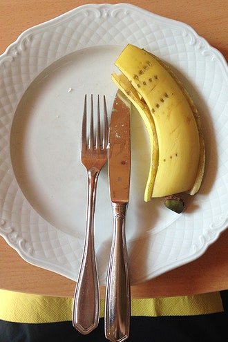Правильно съесть банан — целая наука