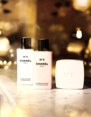 Лосьон молочко для тела и мыло с ароматом Chanel №5.