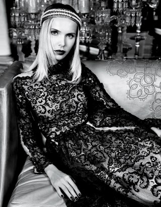 На Илоне Столье  платье Valentino тиара Mordekai by Ken Borochov.