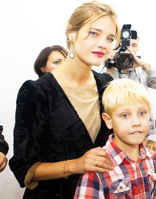 Наталья Водянова с сыном Лукасом.