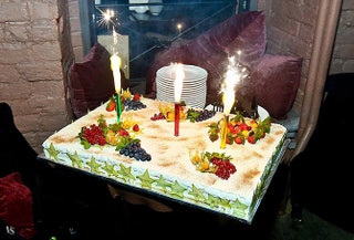 Праздничный торт в честь трехлетия  бара «Белка».