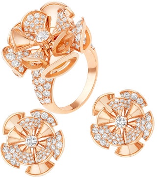 Золотые серьги и кольца с бриллиантами из коллекции Diva от Bulgari.