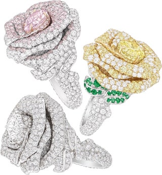 Коктейльные кольца Dior High Jewellery с белыми желтыми и розовыми бриллиантами.