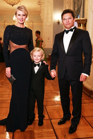 Виктория Борисевич в Stella McCartney и Антон Борисевич с сыном.