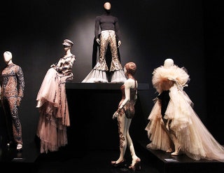 Кутюрные наряды из коллекций Jean Paul Gaultier разных годов.