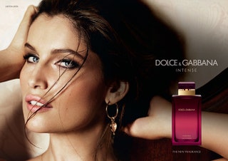 Кадр из рекламной кампании  аромата Intense от DolceGabbana.