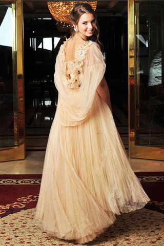 Александра Маниович в платье Jean Paul Gaultier Haute Couture.