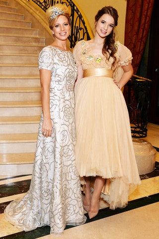 Светлана Захарова и Александра Маниович в платье Jean Paul Gaultier Haute Couture.