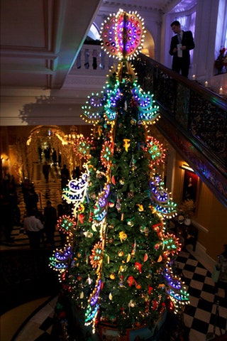 Новогодняя елка DolceGabbana.