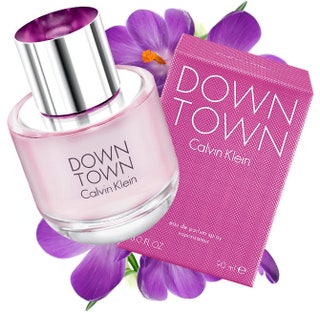 Аромат Downtown от Calvin Klein в сердце аромата звучат ноты розового перца лепестков гардении и листьев фиалки.