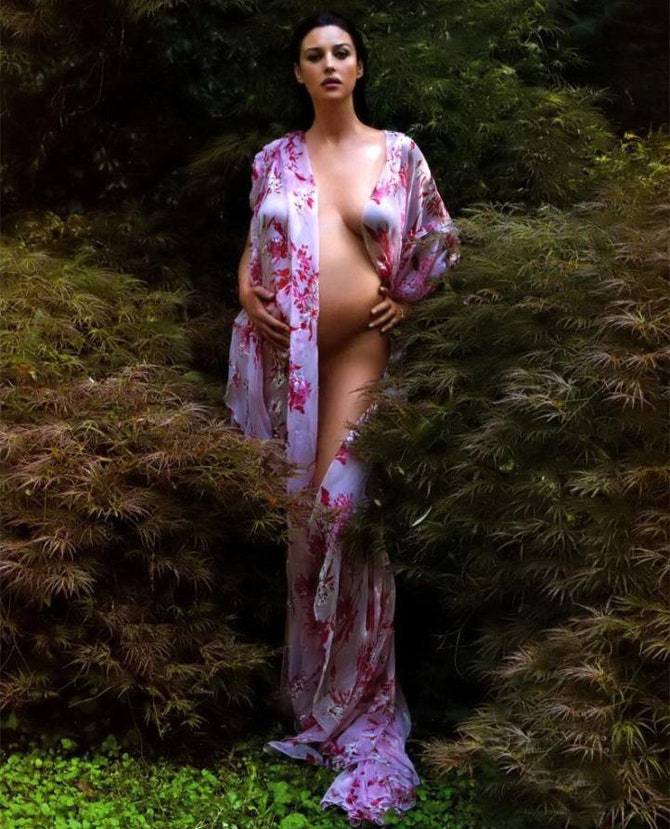 Беременная Моника Беллуччи в фотосессии для Vanity Fair