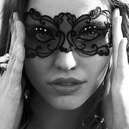 «Женщина года Glamour»-2013: лучшие фотосессии Саши Лусс