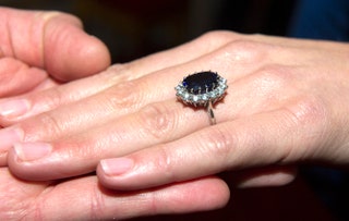 Уильям вручил Кейт кольцо своей матери — принцессы Дианы.