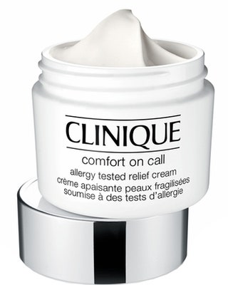 Успокаивающий крем Comfort on Call Allergy Tested Relief от Clinique улучшает состояние сухой раздраженной кожи активно...
