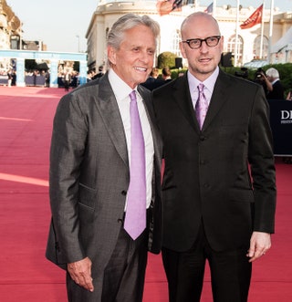 Майкл Дуглас и режиссер Стивен Содерберг привезли на фестиваль фильм «За канделябрами».
