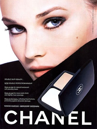 Юная Диана Крюгер в рекламе пудры Chanel