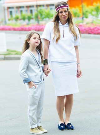 Анастасия Рябцова и ее дочь Вера в костюме Chloe.