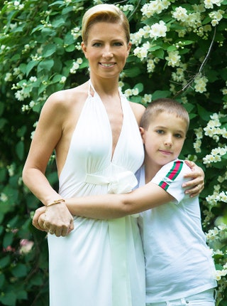 Светлана Захарова с сыном Мишей в футболке Gucci.