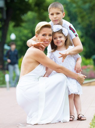 Светлана Захарова с сыном Мишей и дочерью Дашей.