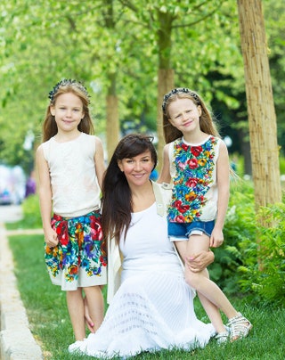 Ирина Чайковская с дочерьми Эллой и Илоной.