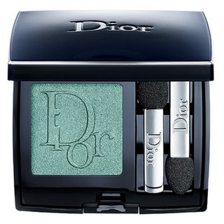 Тени для подиумного макияжа век Diorshow Mono с возможностью нанесения как влажным так и сухим способом .