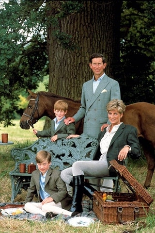 Принц Чарльз и принцесса Диана с сыновьями Гарри и Уильямом .