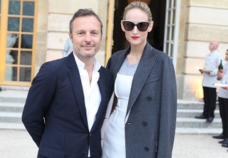 Вицепрезидент Christian Dior по связям с общественностью Оливье Биалобос  и Лили Собески.