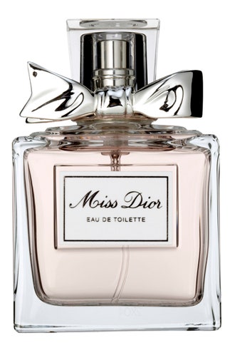 Новая Miss Dior от Dior становится туалетной водой сначала брызжет красным апельсином потом расцветает розами а под...