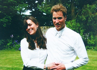 Кейт Миддлтон  будущая герцогиня Кембриджская и принц Уильям на фото 2011 года.