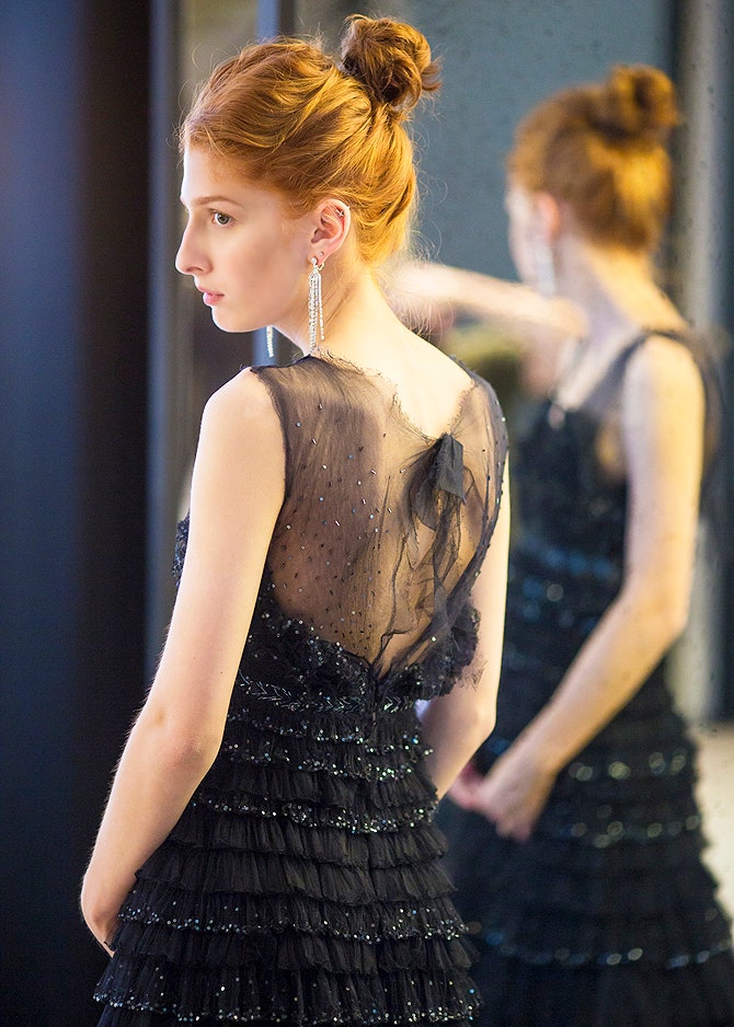 Муся Тотибадзе фото дебютантки Tatler на примерке платья Chanel Haute Couture | Tatler