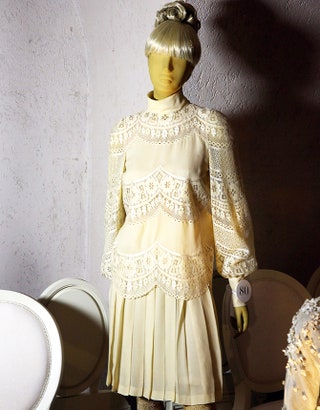 Второе свадебное платье Valentino Жаклин Кеннеди на выставке «Валентино маэстро Высокой моды» в лондонском Сомерсетхаусе.