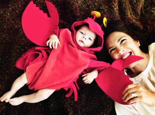 Дрю Бэрримор с новорожденной дочкой Олив Бэрримор Копелман.