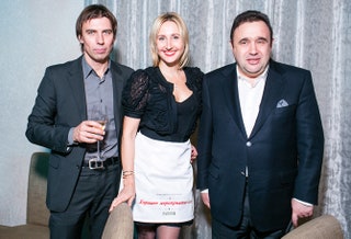 Оксана Бондаренко с супругом и Александр Раппопорт.