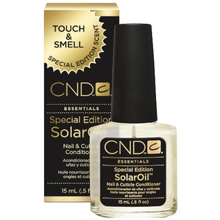 Новое масло для кутикул Solar Oil регулярное применение предотвращает ломкость ногтей.