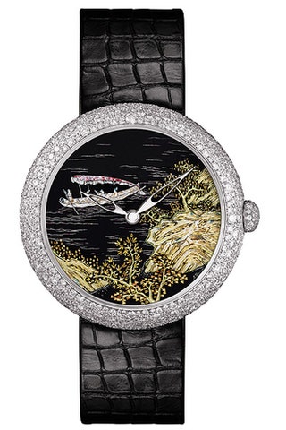 Часы Mademoiselle Prive от Chanel с белоснежными бриллиантами и белым золотом.