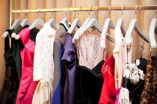 Бутик Aizel Moscow сделал специальный корнер с нарядами и аксессуарами для номинанток церемонии «Женщина года Glamour»2012.