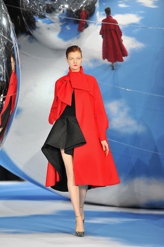 Неделя моды в Париже показ Christian Dior