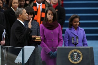 Барак и Мишель Обама с дочерьми.