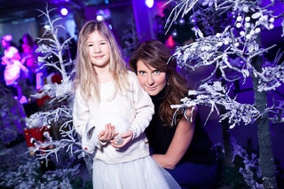 Дарья Лисиченко с дочкой.