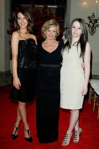 Кейт Бекинсейл с дочерью Лили и Альберта Ферретти.