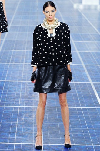 Неделя моды в Париже показ Chanel