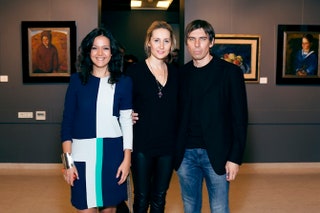 Ксения Чилингарова и Оксана Бондаренко с мужем Владимиром.