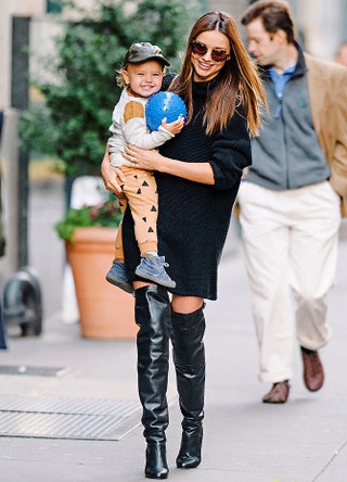 Миранда Керр с сыном Флинном на прогулке по НьюЙорку.