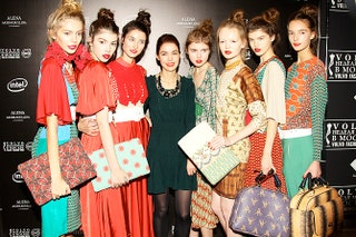 Алена Ахмадуллина со своими моделями.