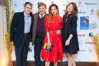 Ника Белоцерковская с семьей Ремчуковых.