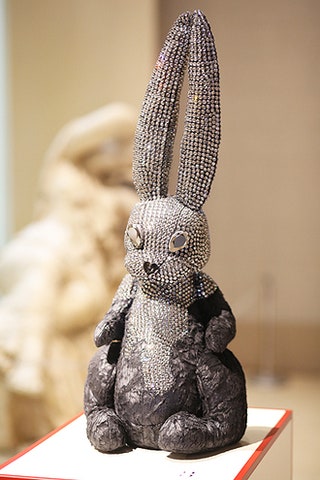Кролик из искусственного меха расшитый кристаллами Swarovski  .